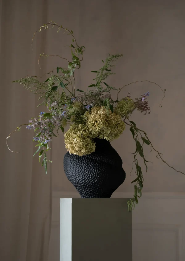 Hot Isla Wide Black Vases