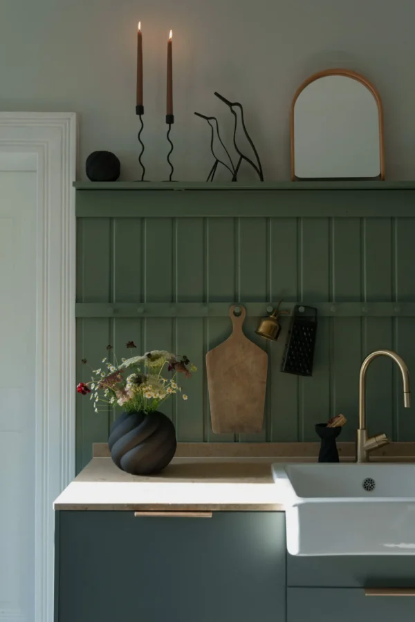 Clearance Twist Bulb Black Vases | Seasonal