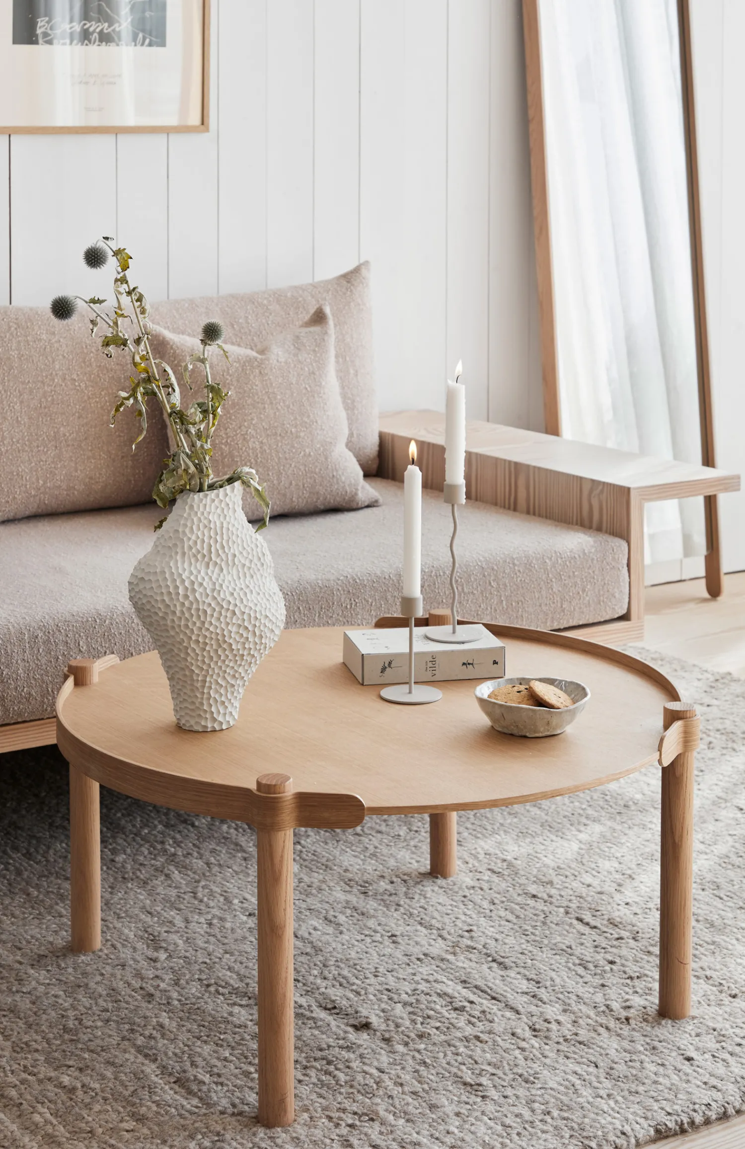 woody_round_table_oak_2.webp Discount Woody Round Table Oak Furniture